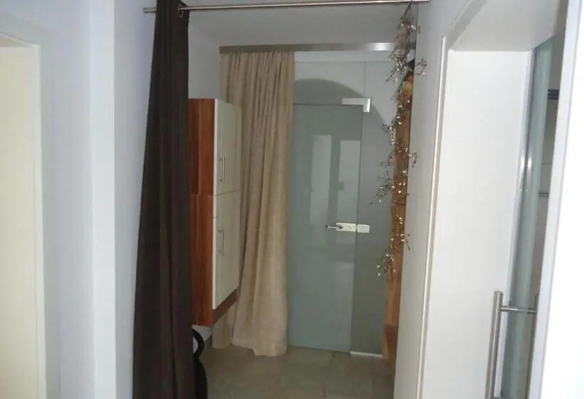 Standard-studio Terassi, Gästehaus Sommertal, Eigener Parkplatz, 800m Zum Bodensee, 300m Zur Altstadt
