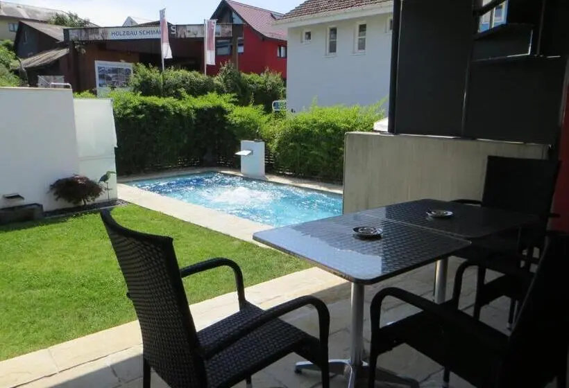 Huoneisto 2 Makuuhuonetta, Gästehaus Sommertal, Eigener Parkplatz, 800m Zum Bodensee, 300m Zur Altstadt