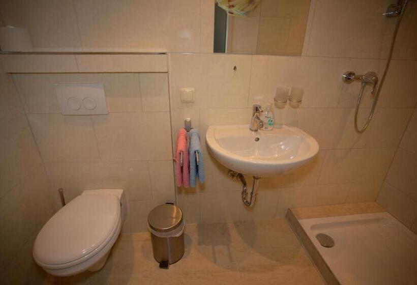 Апартаменты 2 Спальни, Gästehaus Sommertal