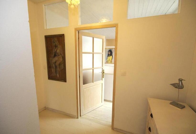 ベーシックルーム, Chez Madeleine