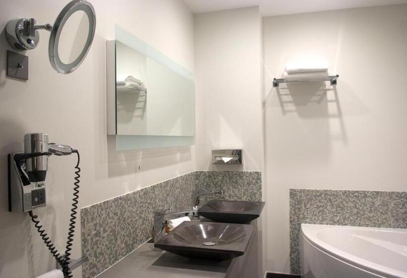 اتاق لوکس, Hôtel 17.4 Lycée D Hôtellerie Et De Tourisme