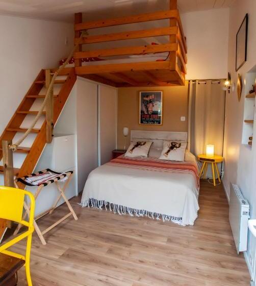 غرفة قياسية رباعية, Les Yeux Bleus Bed & Breakfast