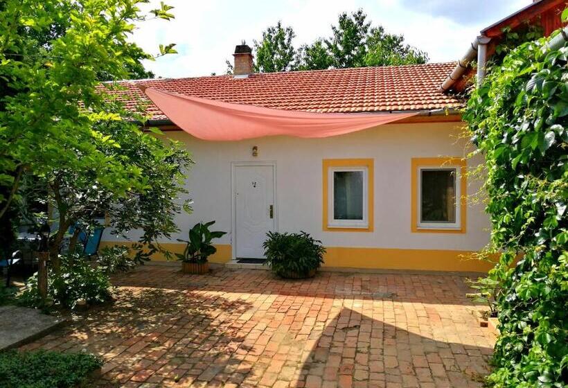 Apartamento 2 Dormitórios, Brindza Vendégház