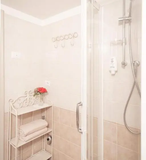スタンダードスタジオ, B&b Casa Dolce Casa