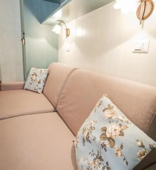 スタンダードスタジオ, B&b Casa Dolce Casa