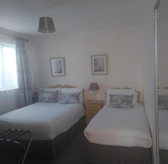 舒适三人间, Blackrock Carole Ville Guesthouse