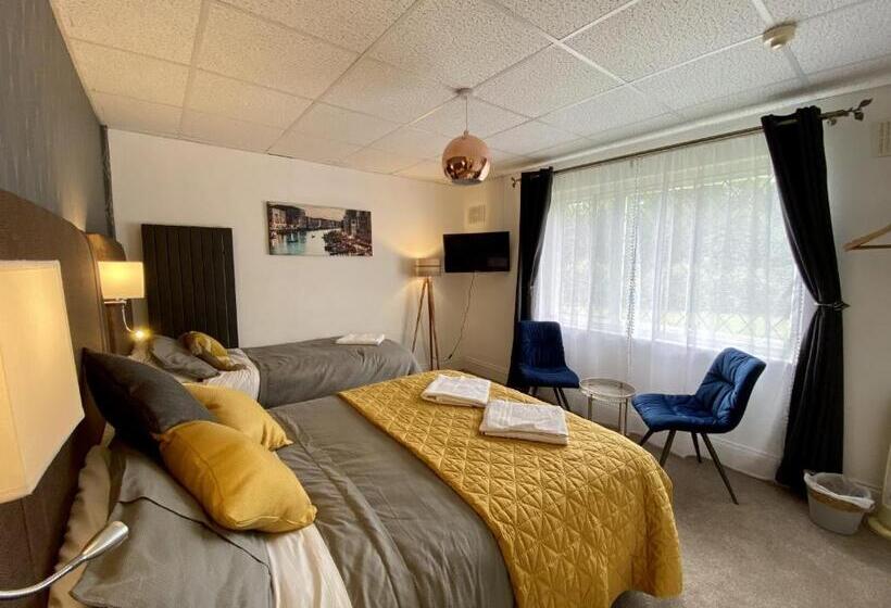 اتاق خانوادگی, Charde Guest House