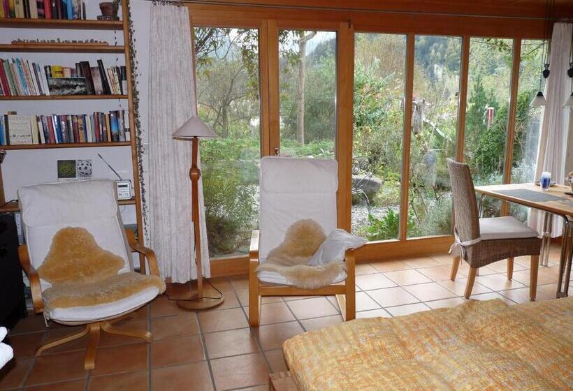 חדר סטנדרט, Dunkel Blaue Maus