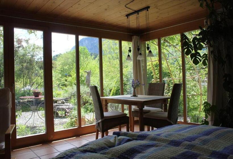 חדר סטנדרט, Dunkel Blaue Maus