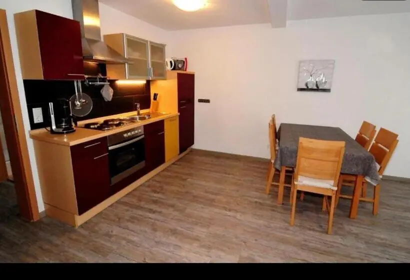 ３ベッドルームアパートメント, Apartments Sunny Place