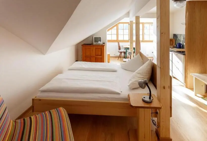 Standard studio with lake view, Pension Hallberg