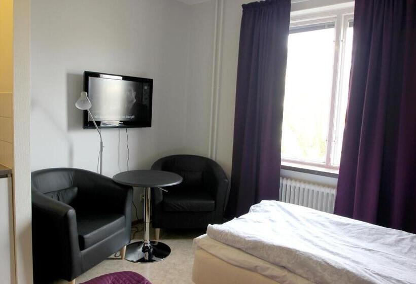 Standard Triple Room, Karlshamn Vandrarhem Och Hotell