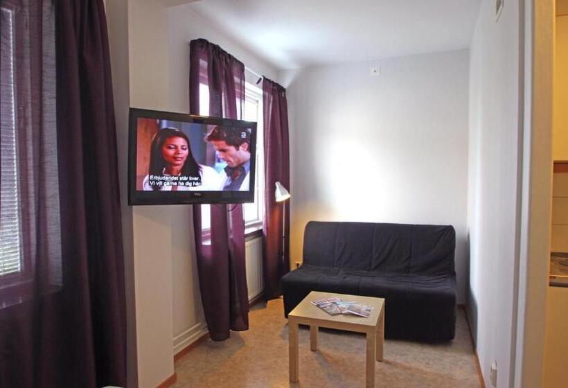 Standard Quadruple Room, Karlshamn Vandrarhem Och Hotell