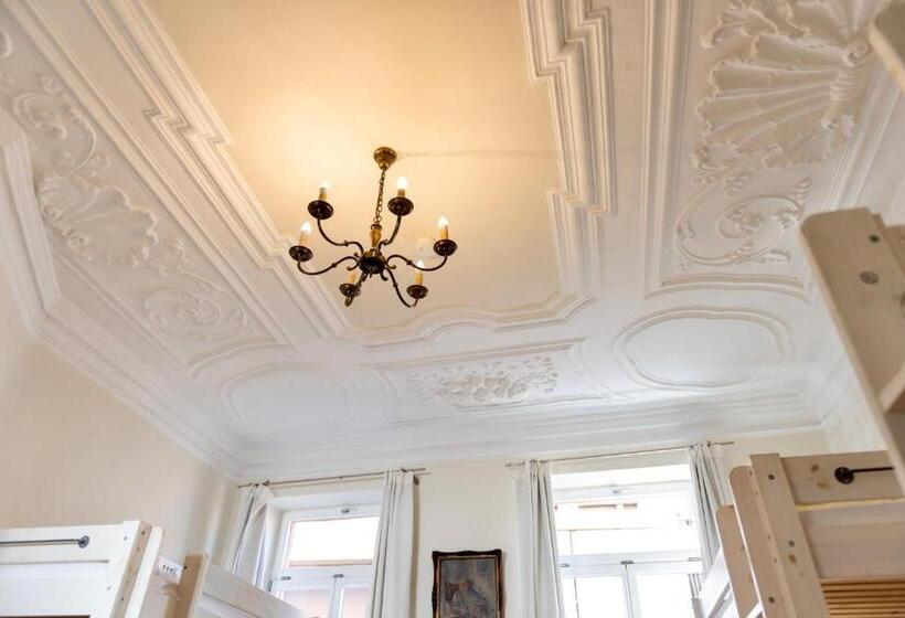 سرير فى غرفة مشتركه, Lotte  The Backpackers