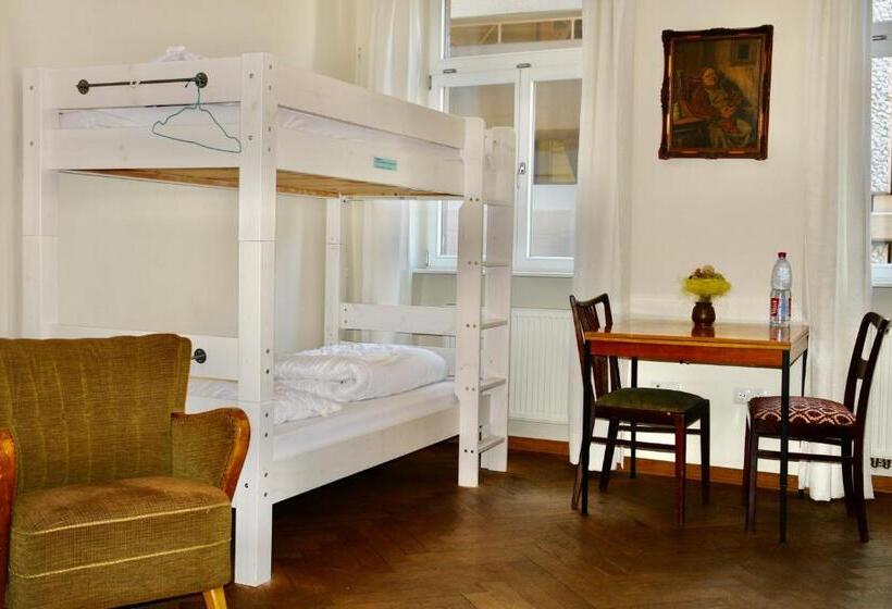 سرير فى غرفة مشتركه, Lotte  The Backpackers