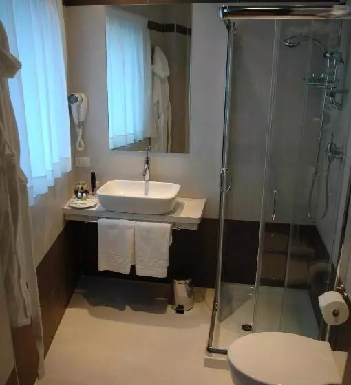 اتاق استاندارد, Alveri