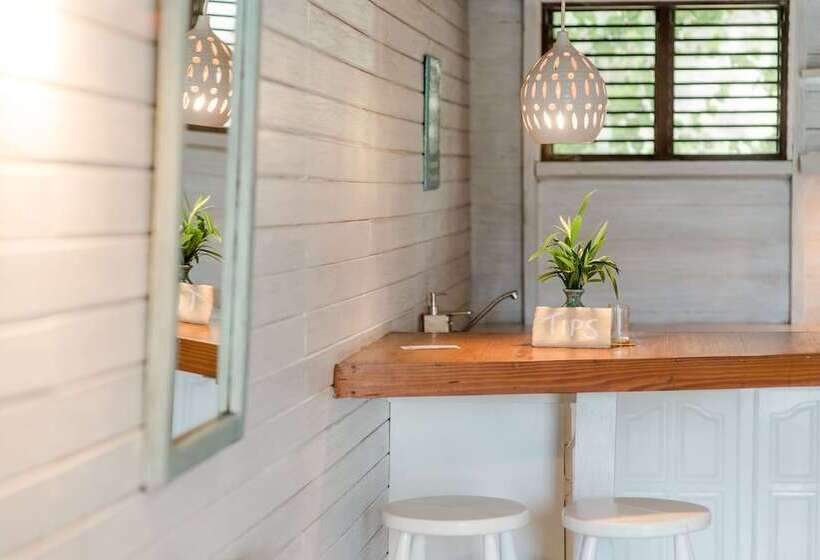 استودیوی سوپریور, Eco Lifestyle & Lodge