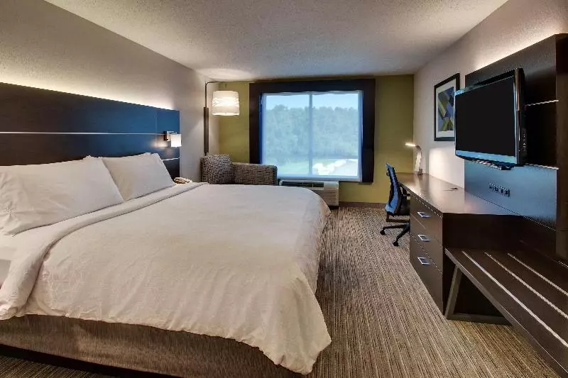 身障者適用キングサイズベッドルーム, Holiday Inn Express Georgetown, An Ihg