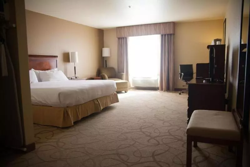سوئیت با تخت بزرگ, Holiday Inn Express Hotels & Suites Mountain Home, An Ihg