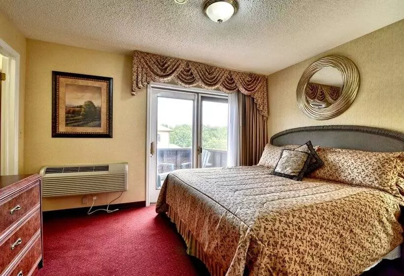 Sviitti King-vuode, Roosevelt Inn And Suites Saratoga Springs
