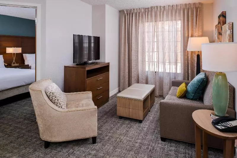 スタンダードスタジオ, Staybridge Suites Indianapolis Downtown Convention Center, An Ihg