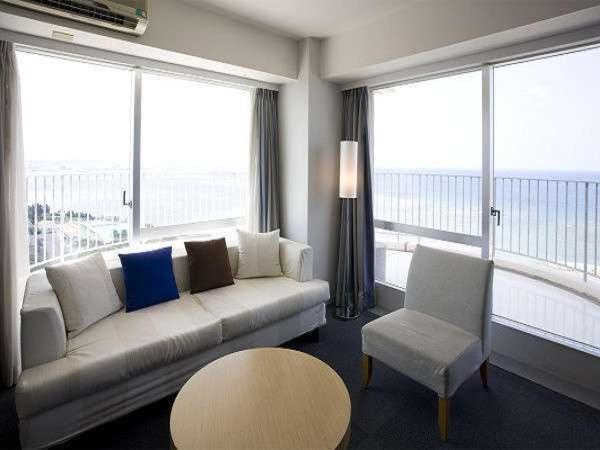 סוויטה נוף לים, The Beach Tower Okinawa