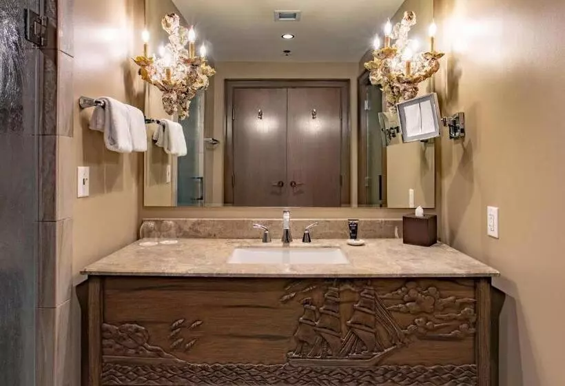 キングサイズベッドのスタンダードルーム, The Bohemian Hotel Savannah Riverfront, Autograph Collection