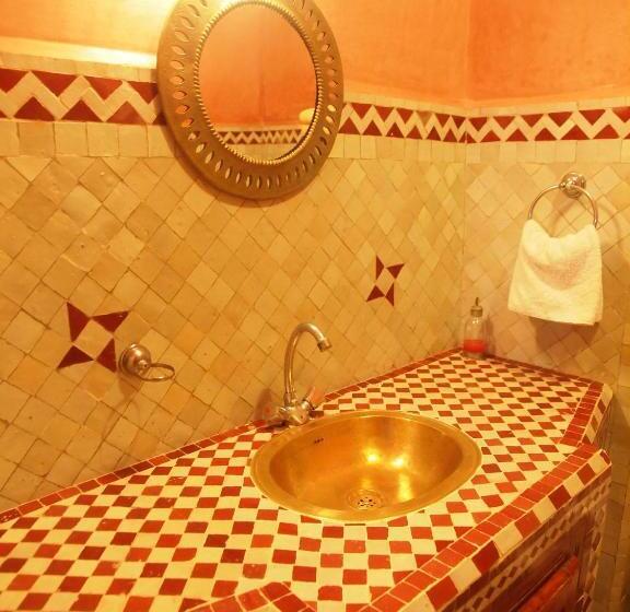 غرفة قياسية داخلية, Riad Al Khansaa