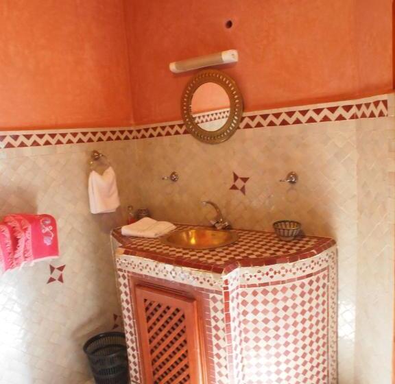 חדר סטנדרט לשלושה, Riad Al Khansaa