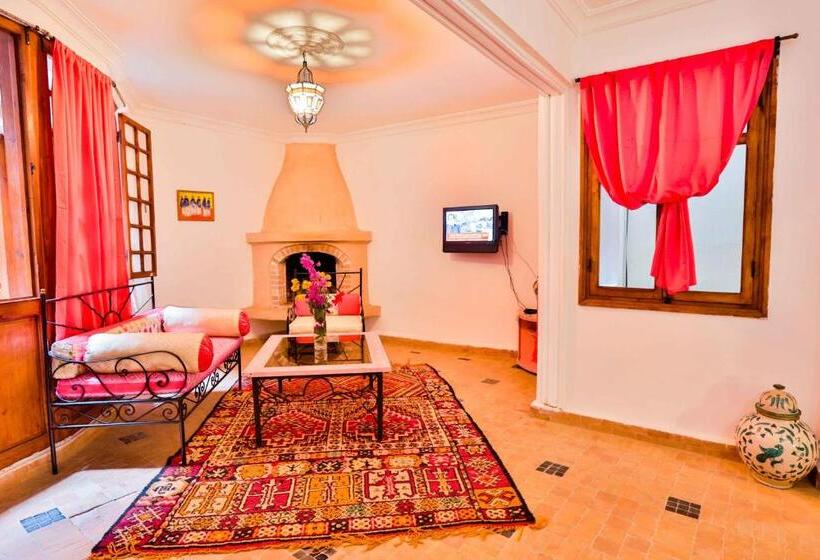 Люкс, Riad Al Khansaa