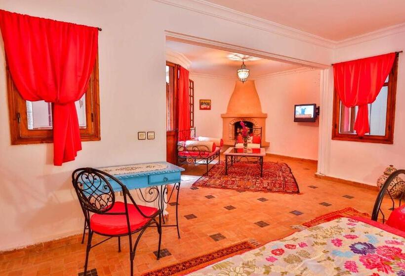 جناح, Riad Al Khansaa