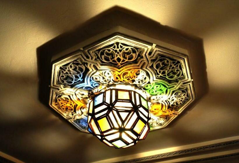 标准间, Riad Khouloud