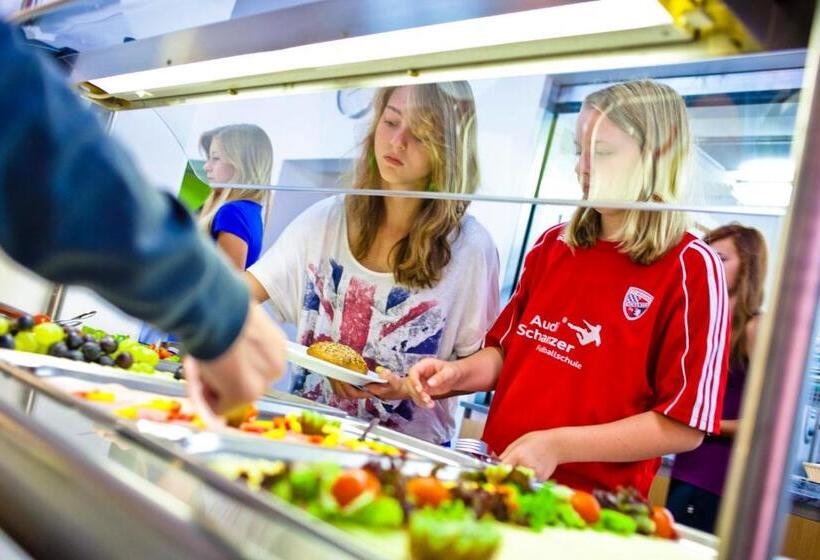 Номер Стандарт Четырехместный Совместный Санузел, Youth Hostel Würzburg