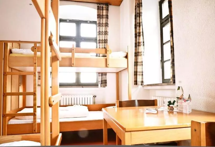 浴室共有スタンダード４人用ルーム, Youth Hostel Würzburg