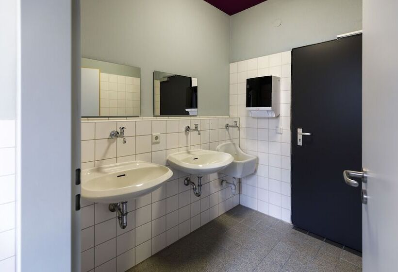Четырехместный Номер Стандарт, Youth Hostel Würzburg