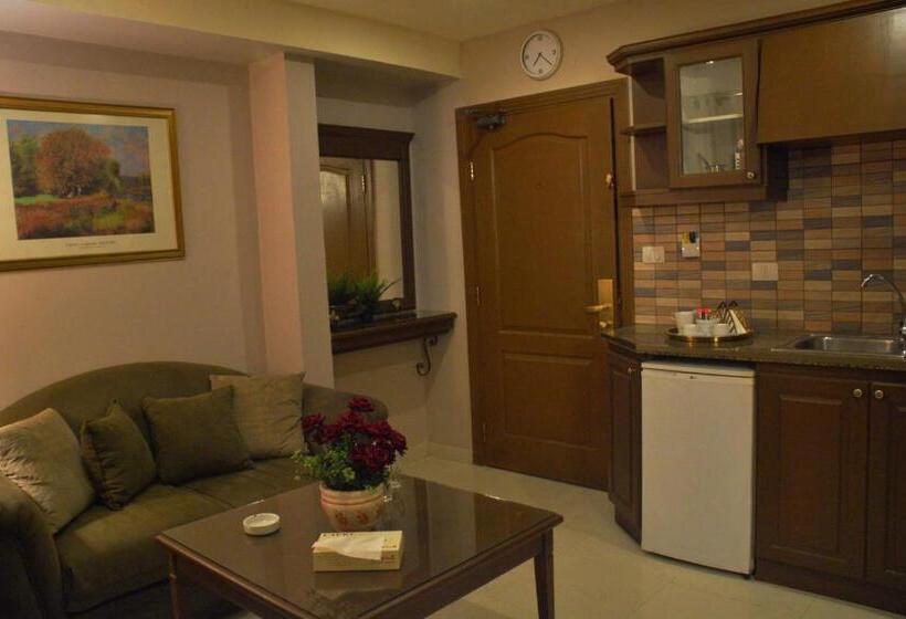 استودیو خانوادگی, Capri Hotel Suites