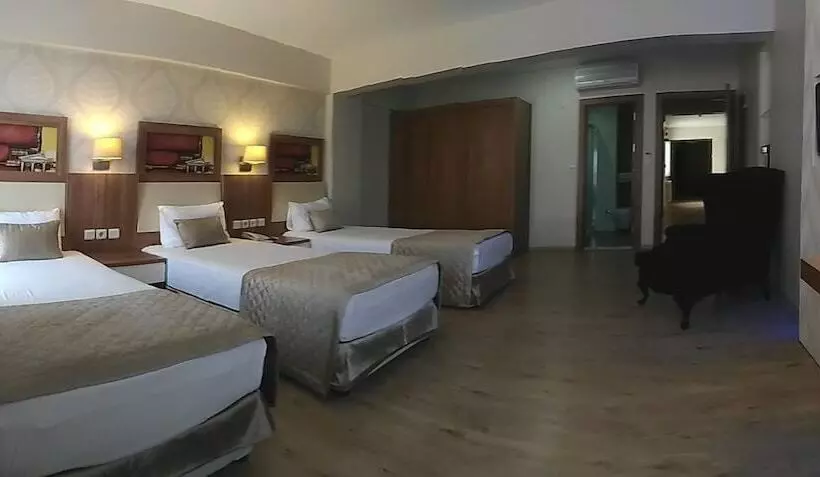 اتاق استاندارد سه نفره, Baylan İzmir