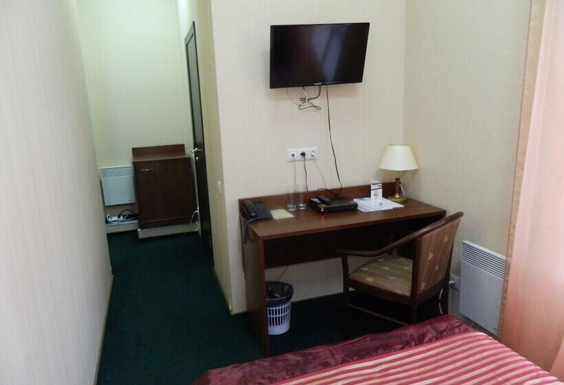 اتاق اکونومی, Bogemia On Vavilova Street