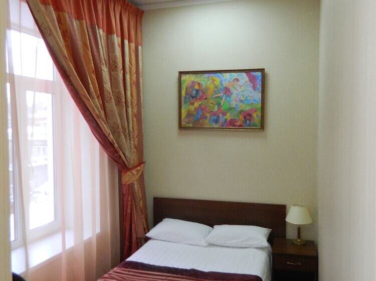 اتاق اکونومی, Bogemia On Vavilova Street