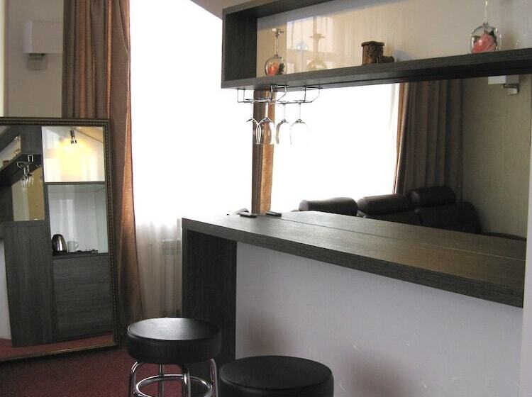 سوییت سوپریور, Bogemia On Vavilova Street