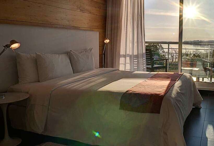 Номер Стандарт Вид на Реку, Costa Colonia  Riverside Boutique