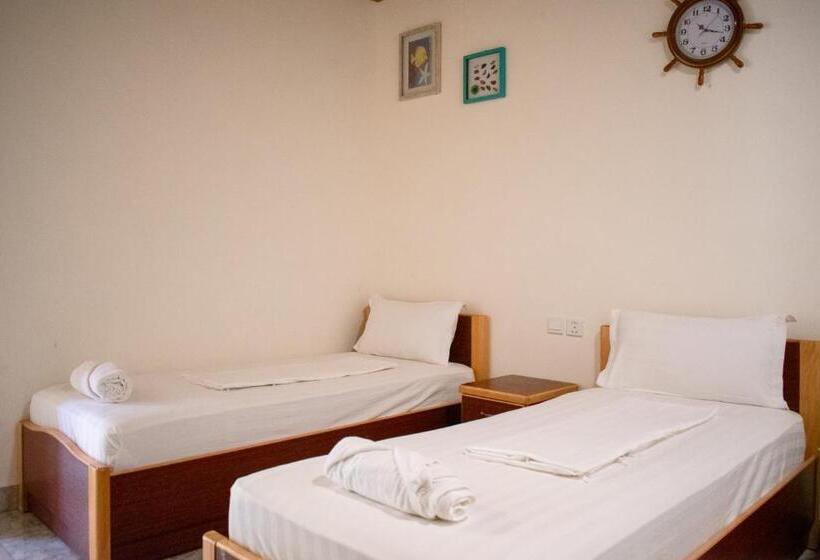 اتاق استاندارد سه نفره, Darna Divers Village