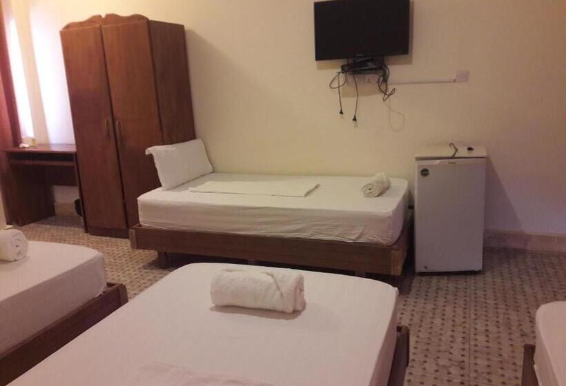 اتاق استاندارد چهار تخته, Darna Divers Village