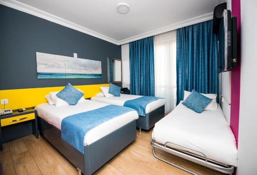 Camera Tripla Standard, Mera Park