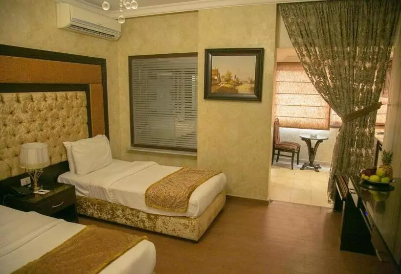 اتاق لوکس, Queens Suite