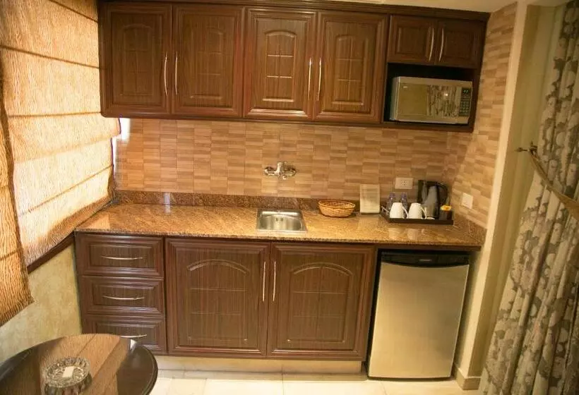 اتاق لوکس, Queens Suite