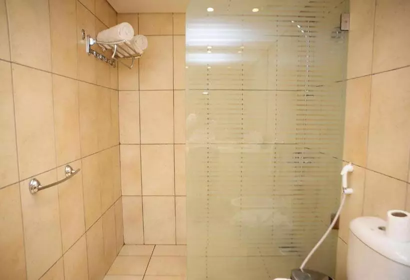 سوییت جونیور, Queens Suite