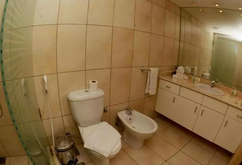 سوییت جونیور, Queens Suite