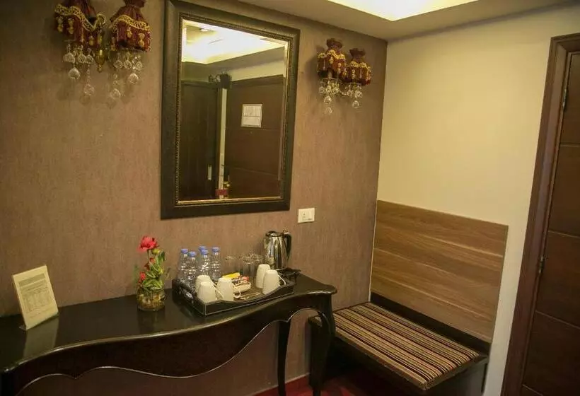 سوییت خانوادگی, Queens Suite