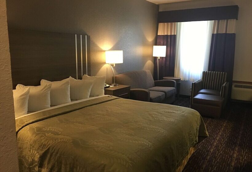 جناح, Surestay Plus  By Best Western Edmond